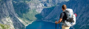 As more and more people live alone, solo travel is becoming increasingly popular.